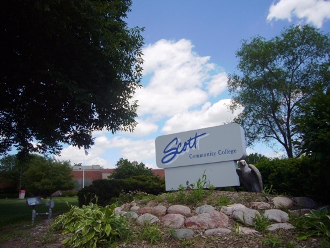 Eastern Iowa Community College District Photo #1 - Scott Community College, located in Bettendorf, IA, is one of three colleges in the Eastern Iowa Community College District.